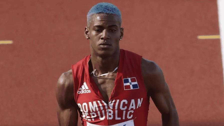 Alexander Ogando logra su mejor marca del año en 400 metros durante París 2024, pero no avanza a semifinales
