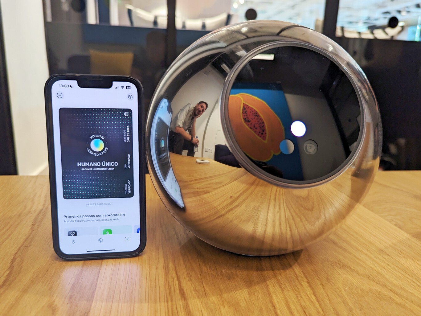 Worldcoin lanza escáner de iris en EE.UU. para verificar identidad humana en la era de la IA